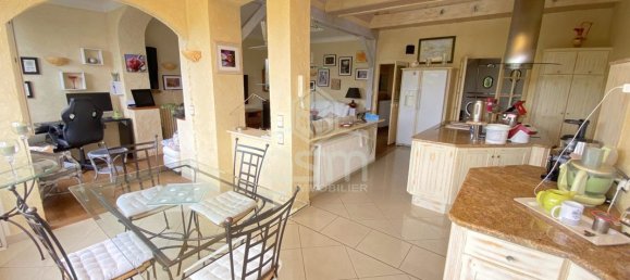 Дом с 3 спальнями в Сент-Мор-де-Турен, Франция № 263612 3