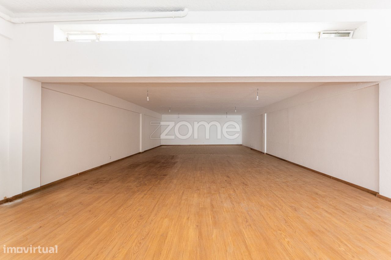 Propriété commerciale à Espinho, Portugal 150m² No. 190872