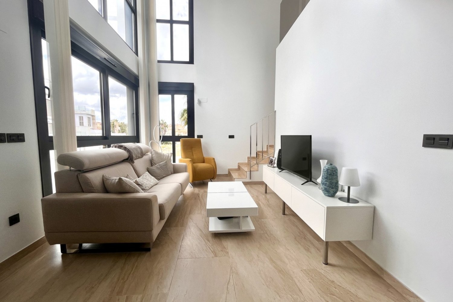 3 غرف نوم منزل في Alicante, Spain رقم 136096