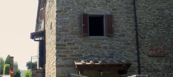 Casa de 4 dormitorios en Cortona, Italy No. 311559 2