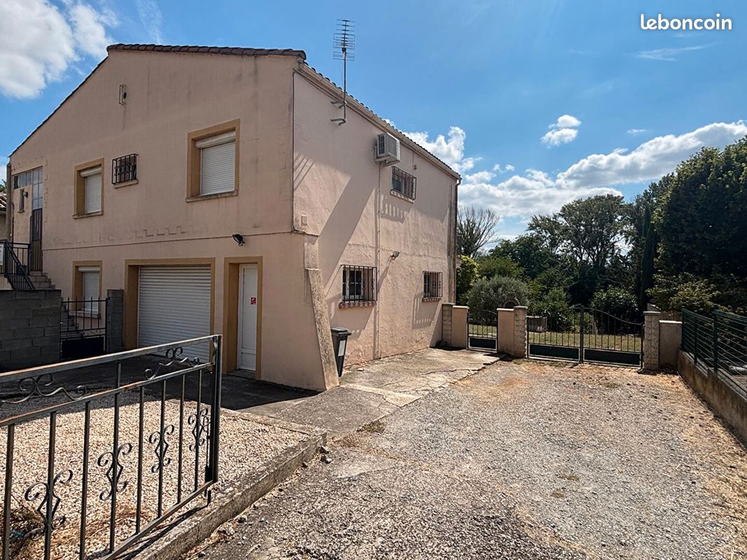 5 bedrooms House in Carcassonne, France No. 290230