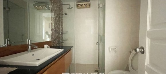 4 bedrooms Apartment in Tay Ho, Vietnam No. 538 23