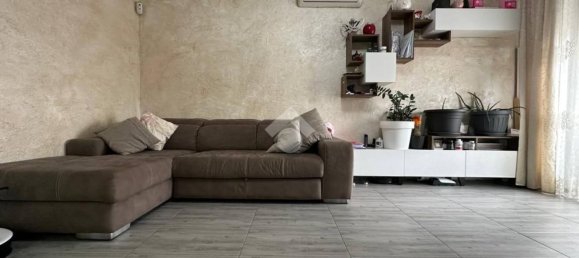 3 rooms Apartment in Bussero, Italy No. 61778 5