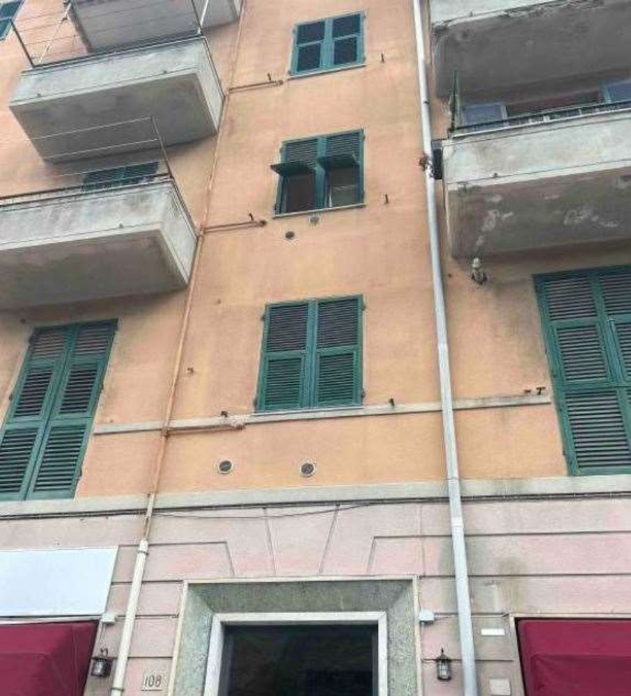 2 bedrooms Apartment in Genoa, Italy No. 378079