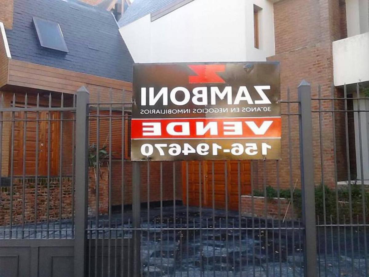 6 bedrooms House in Mar del Plata, Argentina No. 86101