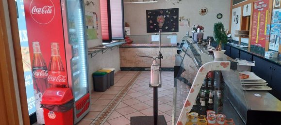 Коммерческая недвижимость с 2 комнатами в Озимо, Италия № 357575 2