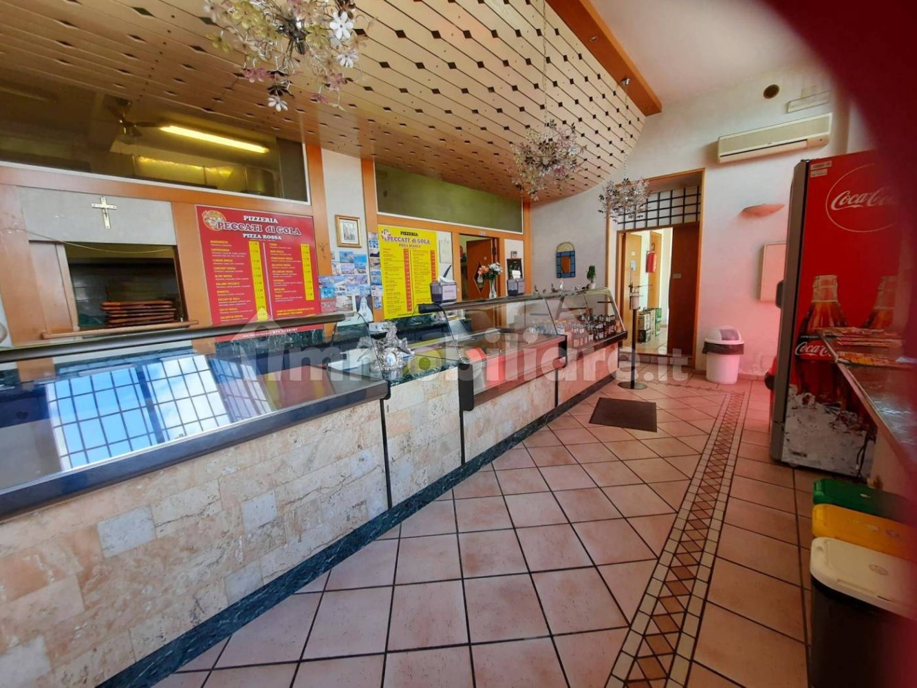 Коммерческая недвижимость с 2 комнатами в Озимо, Италия № 357575