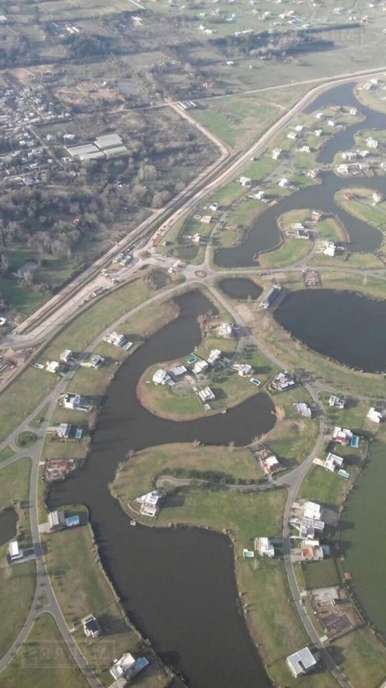  Land in Escobar, Argentina No. 121652