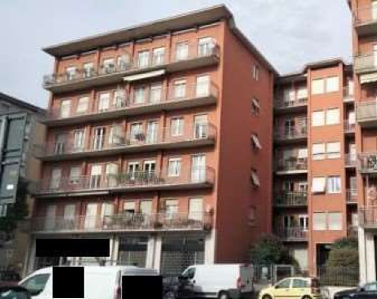 5 rooms Apartment in Bergamo, Italy No. 3439