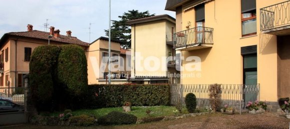 4-salle Villa à Carate Brianza, Italy No. 206045 5