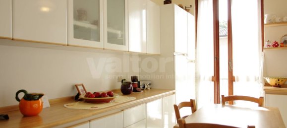 4-salle Villa à Carate Brianza, Italy No. 206045 11