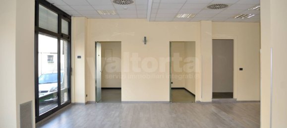 4-salle Villa à Carate Brianza, Italy No. 206045 8