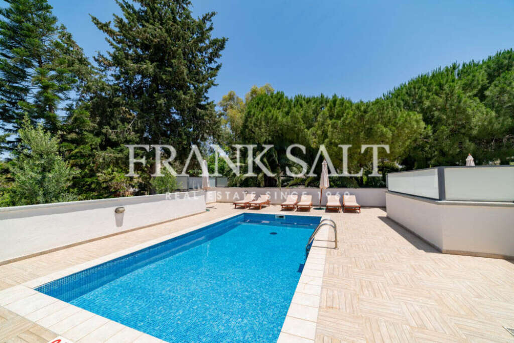 5 bedrooms Villa in Mellieha, Malta No. 7777