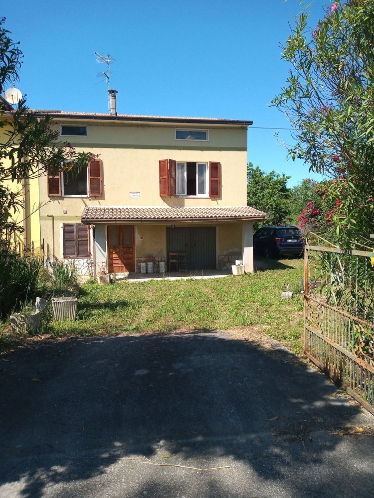 7 rooms Villa in Ponzano di Fermo, Italy No. 256723
