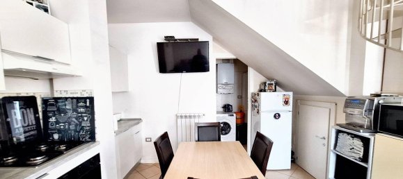 Dúplex de 2 dormitorios en Gubbio, Italy No. 178075 4