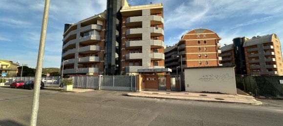 Квартира с 3 комнатами в Монтеротондо, Италия № 199918 2