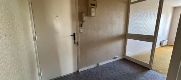 3-salle Appartement à Châteauroux, France No. 352923 4