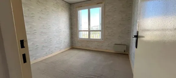 3-salle Appartement à Châteauroux, France No. 352923 5