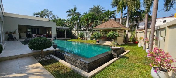 3 bedrooms House in Pattaya, Thailand No. 26782 4