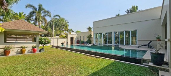 3 bedrooms House in Pattaya, Thailand No. 26782 2