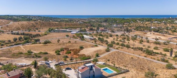 7 bedrooms Villa in Quarteira, Portugal No. 31925 2