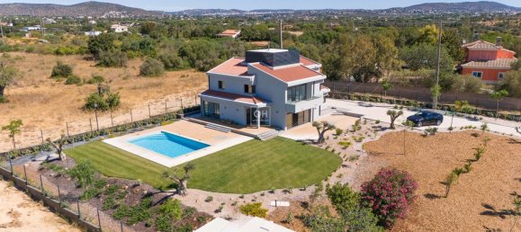 7 bedrooms Villa in Quarteira, Portugal No. 31925 15