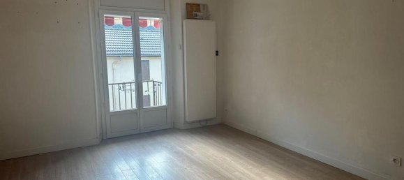 2 rooms Apartment in Tarascon-sur-Ariege, France No. 190658 8