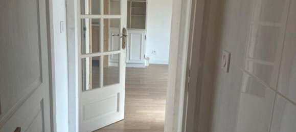 2 rooms Apartment in Tarascon-sur-Ariege, France No. 190658 5