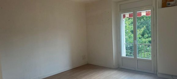 2 rooms Apartment in Tarascon-sur-Ariege, France No. 190658 2