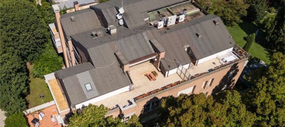 Ático de 7 habitaciónes en Modena, Italy No. 259762 2