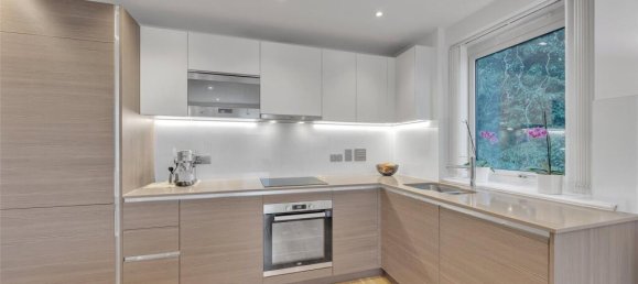 2 bedrooms Apartment in London, United Kingdom No. 7839 2
