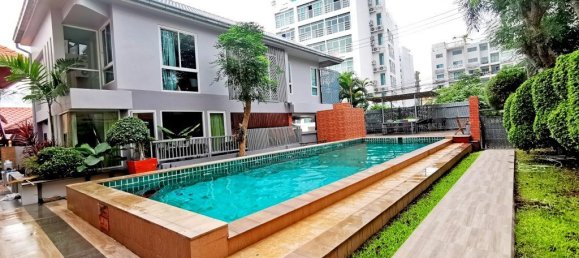 23 bedrooms Commercial property in Pattaya, Thailand No. 212 3