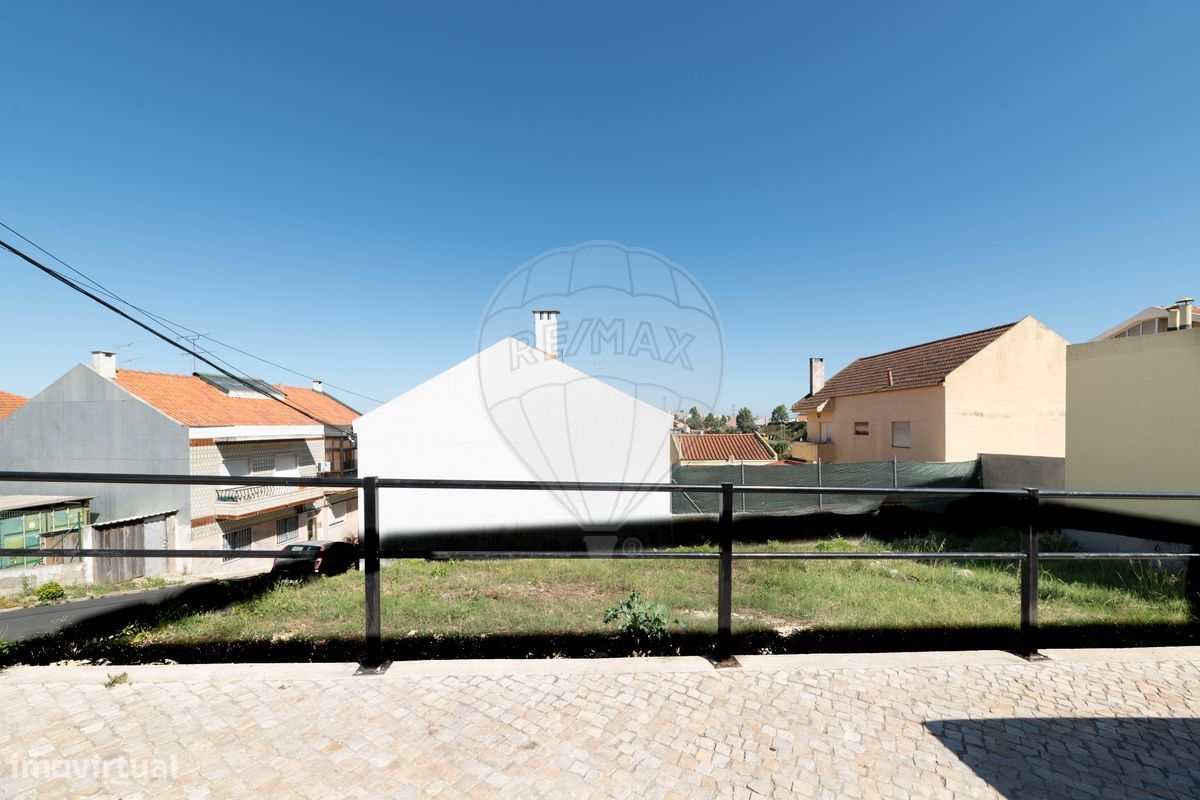 250m² Land in Loures, Portugal No. 175882