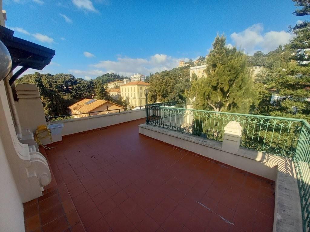 8-salle Penthouse à Bordighera, Italy No. 37632