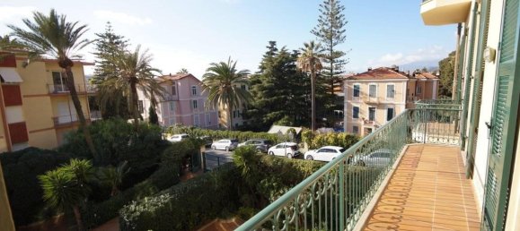 8-salle Penthouse à Bordighera, Italy No. 37632 8