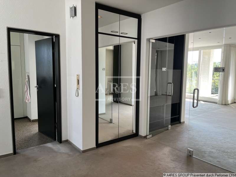 Villa de 9 divisões em Stuttgart, Germany N.º 275064