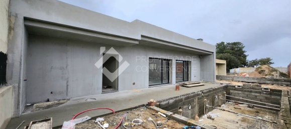 4 bedrooms Villa in Setubal, Portugal No. 100064 2