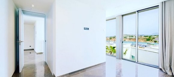 6 bedrooms Villa in Port Adriano, Spain No. 967 5