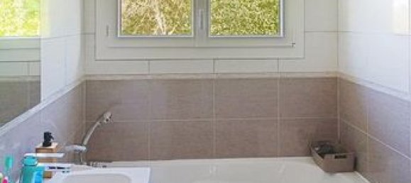 3 bedrooms House in Louviers, France No. 353790 7