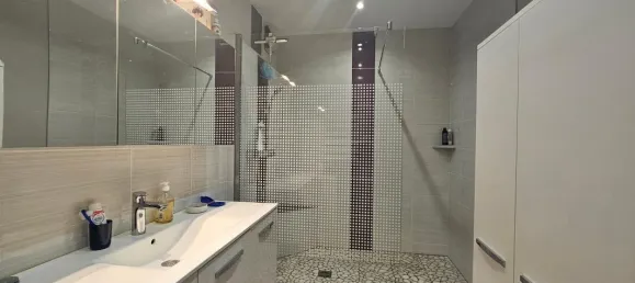 Apartamento de 3 dormitorios en Saint-Etienne, France No. 351096 9