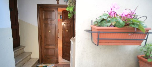 Квартира с 2 спальнями в Капраника, Италия № 378362 34