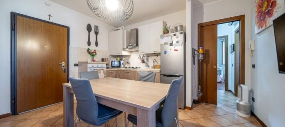 3 rooms Apartment in Soliera, Italy No. 290504 4