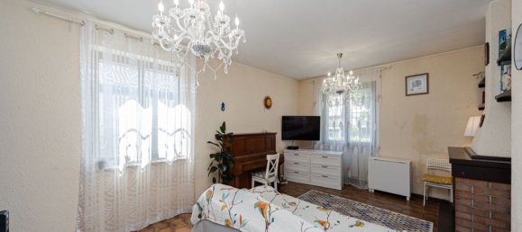 5-Zimmer Villa in Muggiò, Italy, Nr. 273760 33