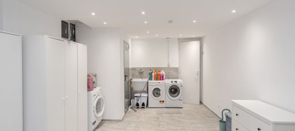 5-Zimmer Villa in Muggiò, Italy, Nr. 273760 10