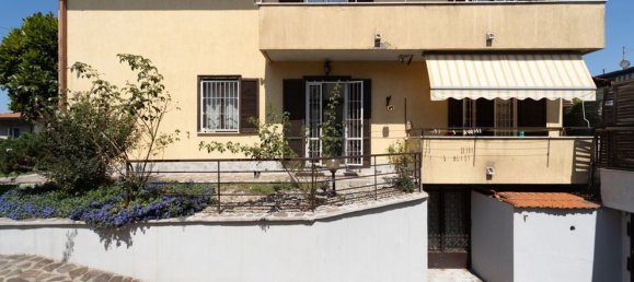 5-Zimmer Villa in Muggiò, Italy, Nr. 273760 21