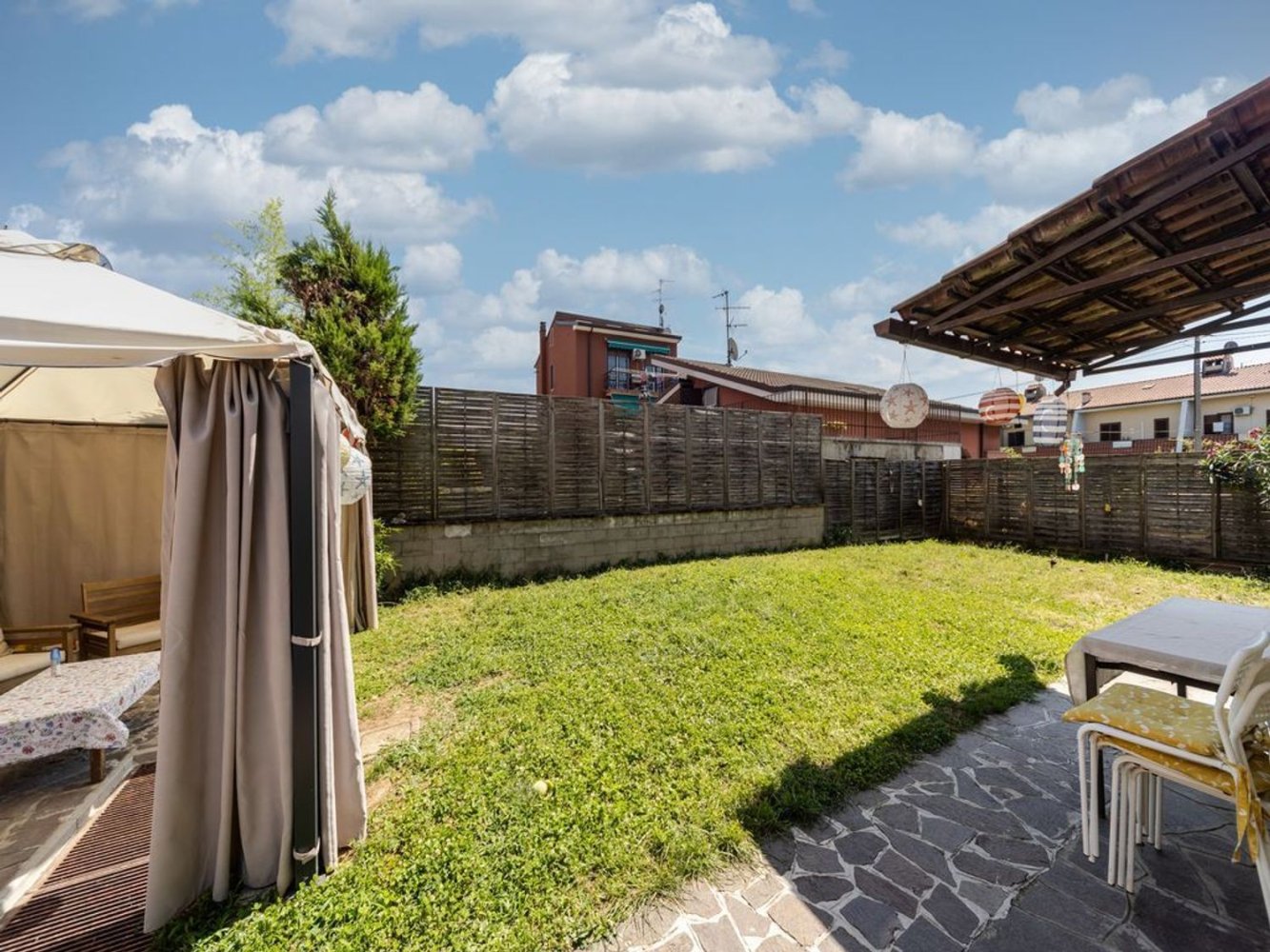 5-Zimmer Villa in Muggiò, Italy, Nr. 273760