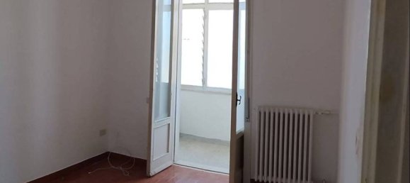 Квартира с 3 спальнями в Лечче, Италия № 319279 2