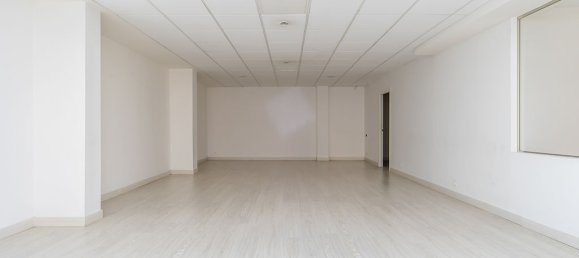 1313m² Commercial property in Leon, Spain No. 29002 38