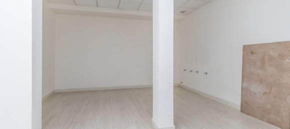 1313m² Commercial property in Leon, Spain No. 29002 4