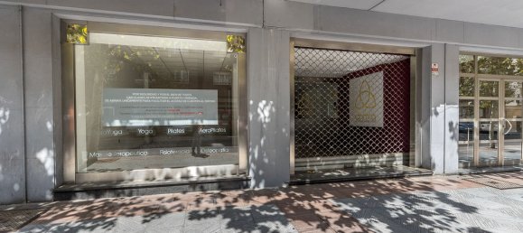 1313m² Commercial property in Leon, Spain No. 29002 19